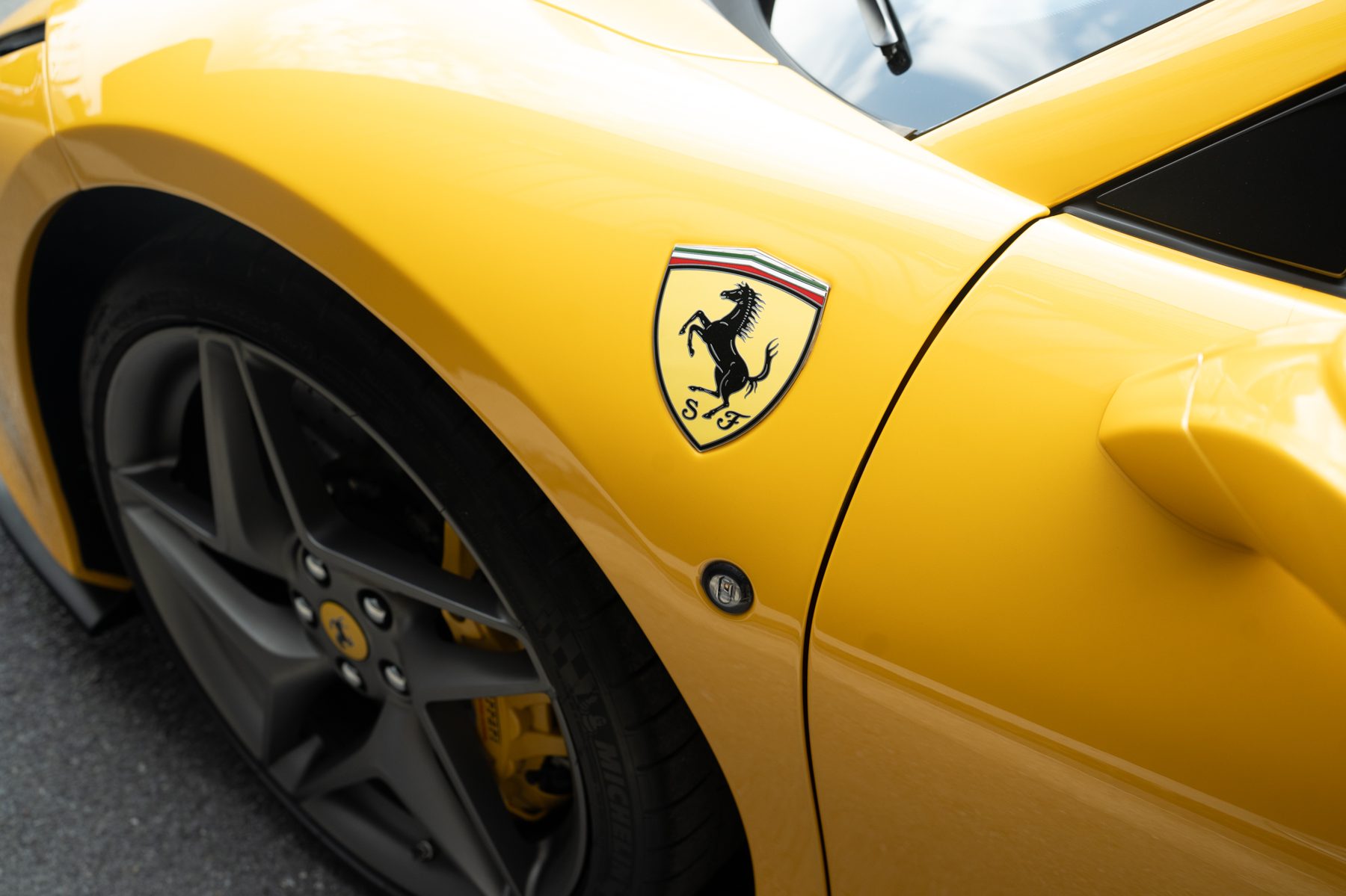 Ferrari F8 Spider — Tri-Coat Yellow (33)