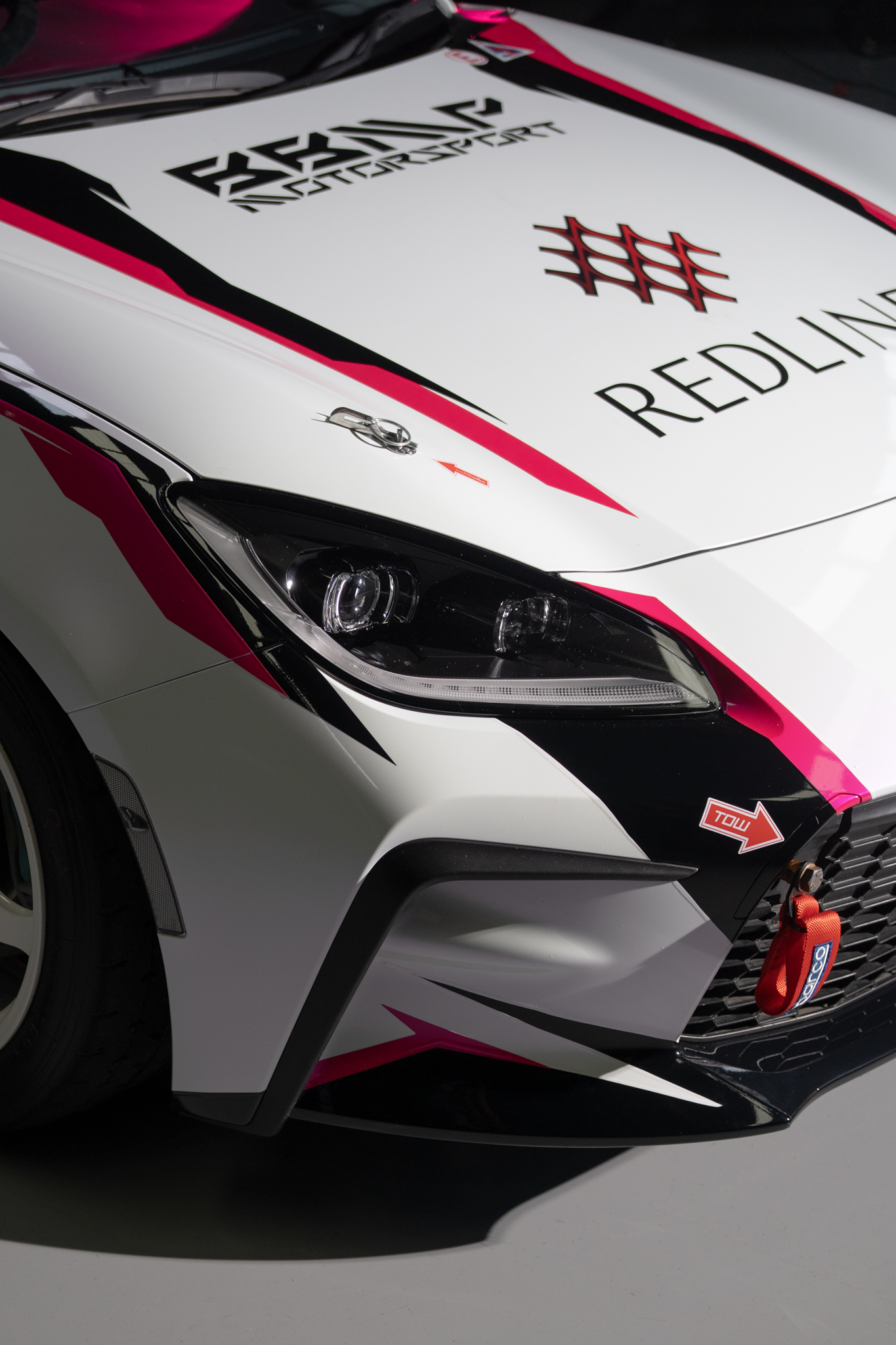 รายละเอียดไฟหน้าและฝากระโปรงของ Redline GR86