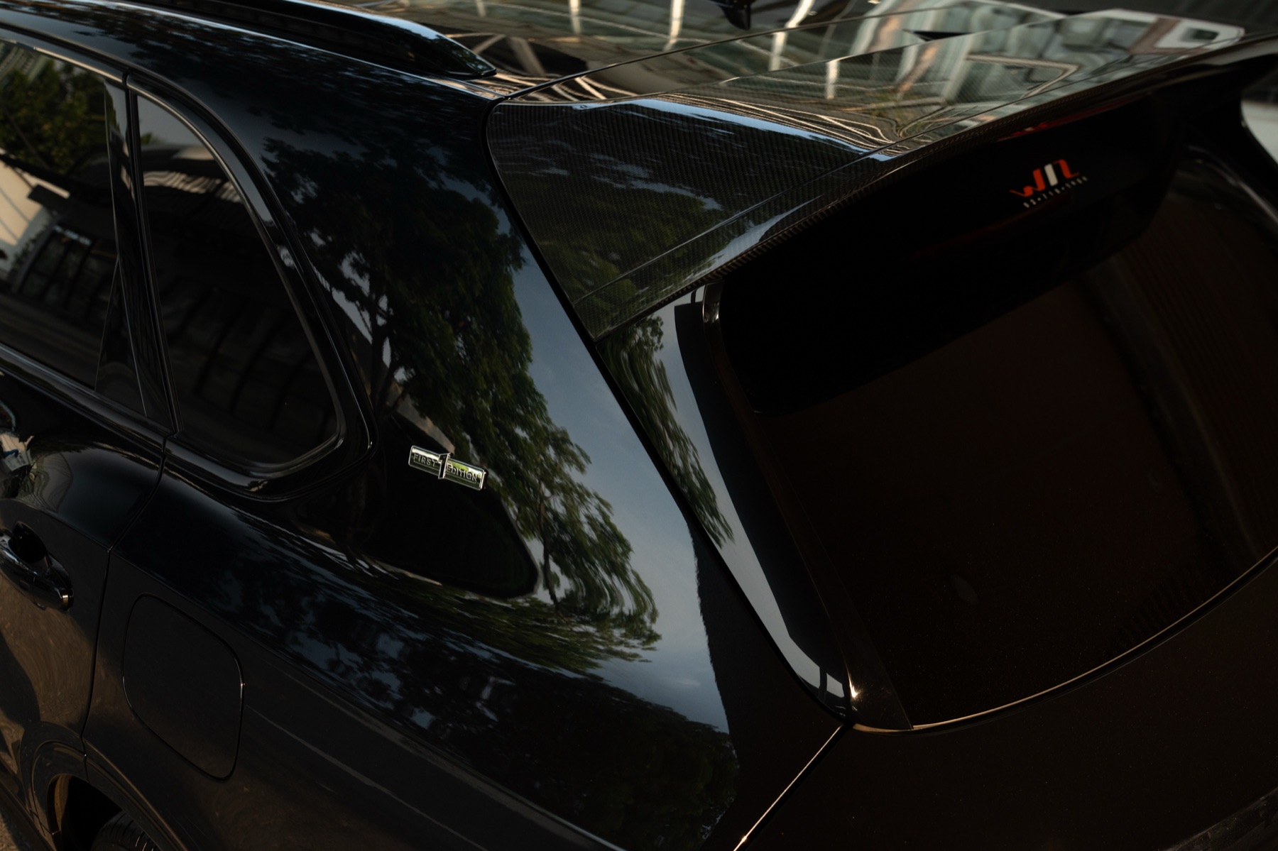 Bentayga roofline